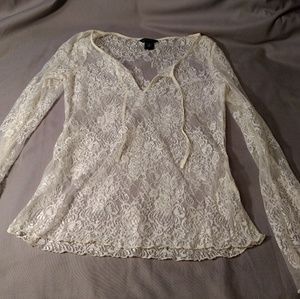 Lace bell sleeve shirt